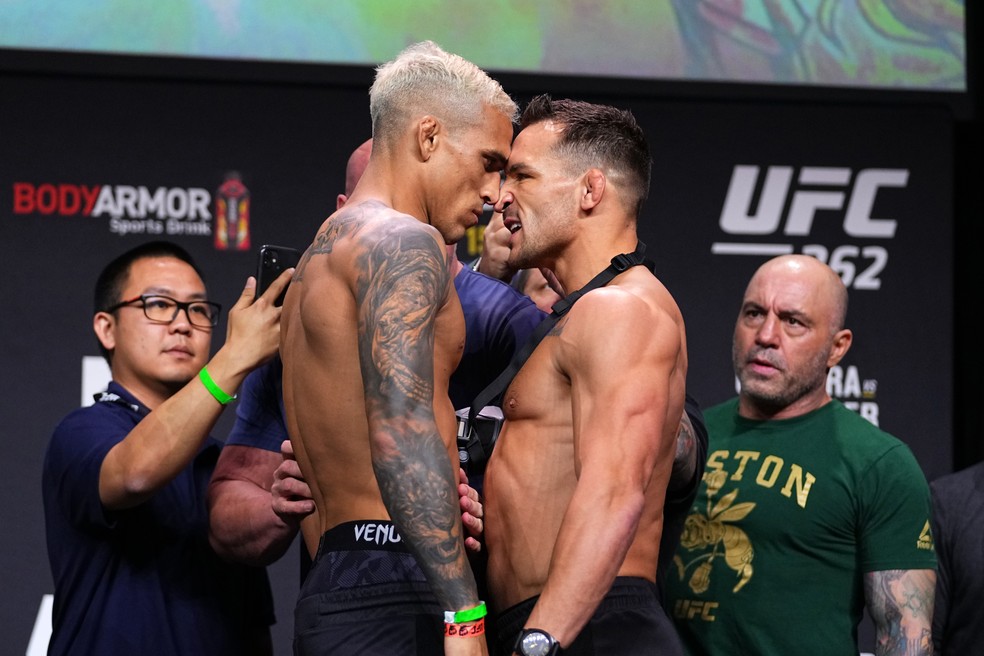 Charles do Bronx e Michael Chandler fazem a luta principal do UFC 262 — Foto: Josh Hedges/Getty Images