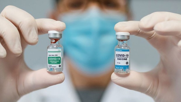 BBC- Série de ensaios clínicos em várias partes do mundo investiga os efeitos da combinação de diferentes vacinas contra o coronavírus (Foto: Getty Images via BBC News Brasil)