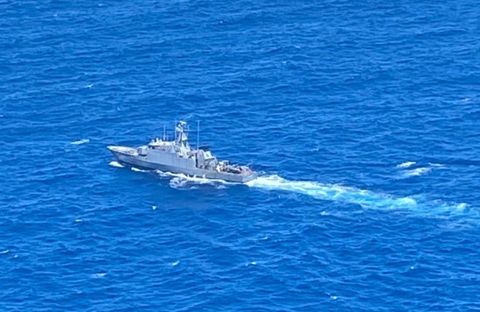 Marinha encontra material similar ao que está na lancha desaparecida com cinco amigos.  — Foto: Divulgação/Marinha do Brasil