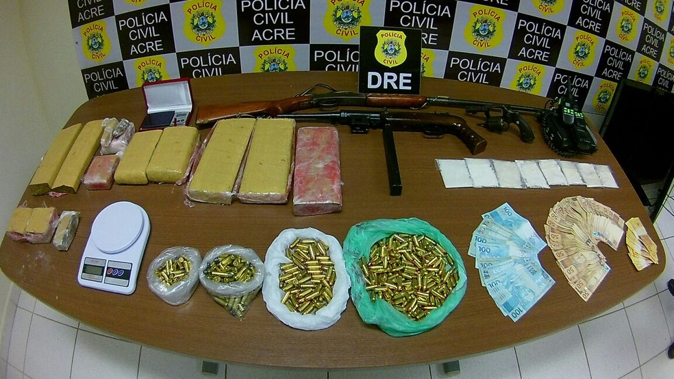 Operação Repatriar apreendeu vários quilos de drogas, munições e armas nos três estados (Foto: Luiz Alberto/Rede Amazônica Acre)