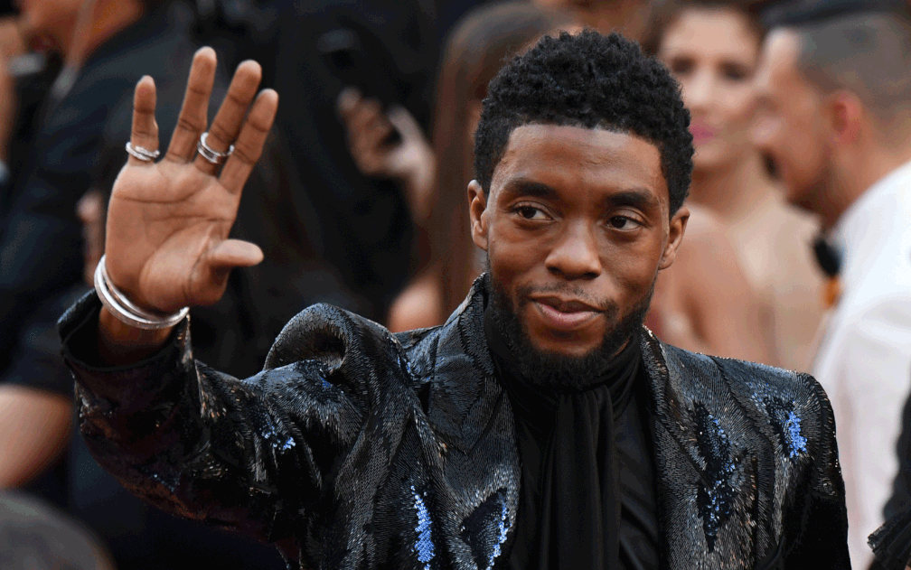 Nesta foto de 24 de fevereiro de 2019, o ator norte-americano Chadwick Boseman chega para o 91º Prêmio da Academia no Dolby Theatre em Hollywood — Foto: Robyn Beck / AFP Photo