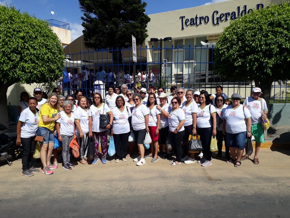 Grupo de idosos do Sesc Pesqueira â€” Foto: DivulgaÃ§Ã£o
