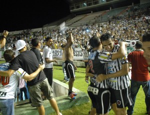 Jogadores do Botafogo-PB comemoram classificação para a final (Foto: Richardson Gray / Globoesporte.com/pb)