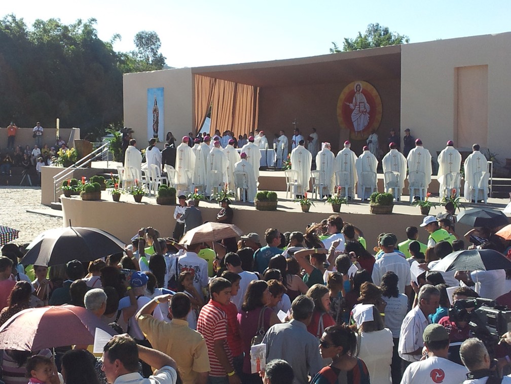 Multidão acompanhou cerimônia de beatificação de Nhá Chica em Baependi em 2013 — Foto: Samantha Silva / G1
