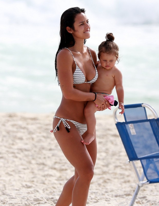 Yanna Lavigne e Madalena (Foto: AgNews/Dilson Silva)