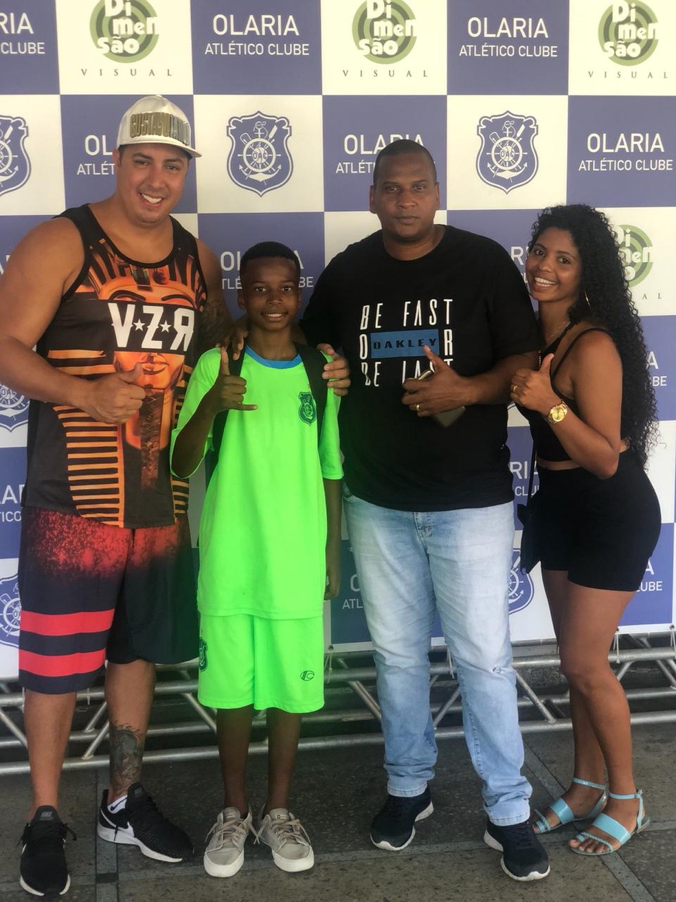 Gustavo, Allan e Roberta ao lado do jovem Kaick â Foto: Arquivo Pessoal