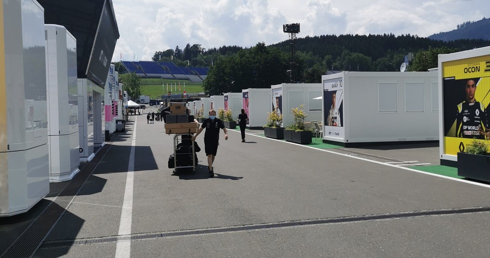 Módulos substituem motorhomes no Circuito de Spielberg — Foto: Reprodução/Twitter