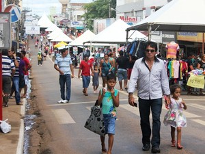 Expectativa da CDL é de que mais de 5 mil pessoas passem pela Avenida Sete de Setembro, neste domingo. (Foto: Vanessa Vasconcelos/G1)
