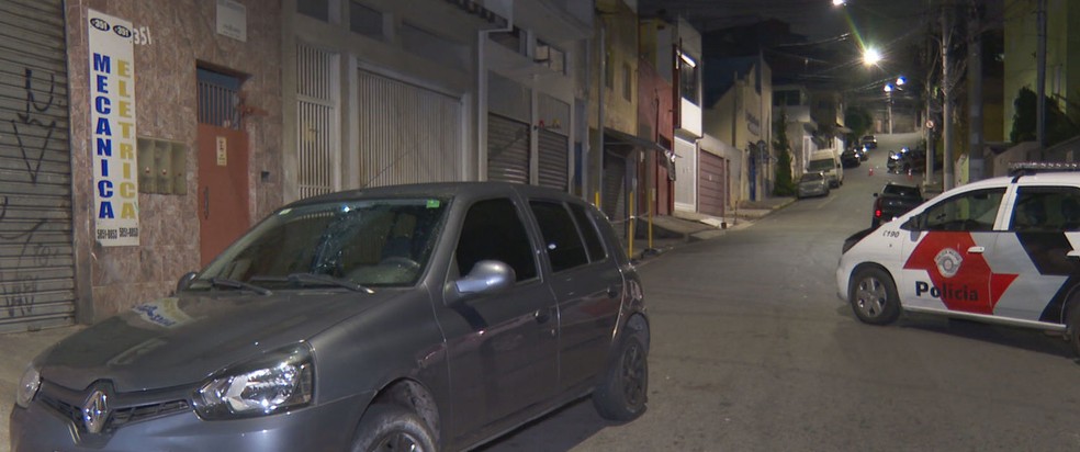 Carro de motorista de aplicativo é localizado após roubo com celular rastreado na Zona Sul de SP — Foto: Reprodução TV Globo