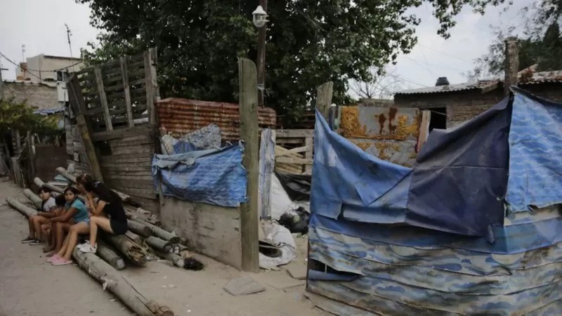 Uma das casas onde a cocaína foi apreendida no bairro Puerta 8, província de Buenos Aires (Foto: Getty Images )