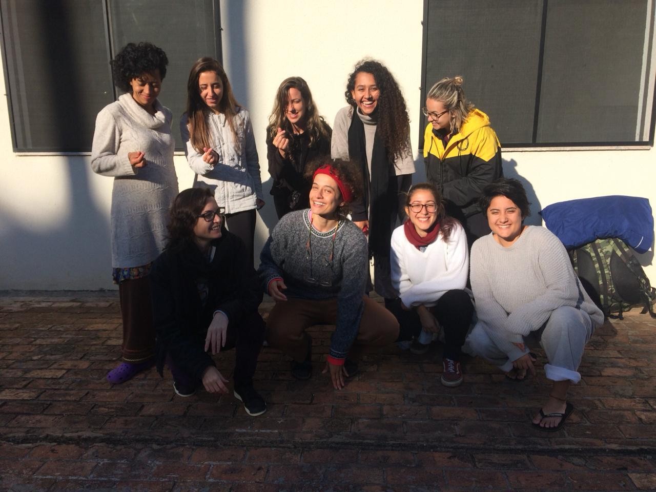 Rafa e o grupo que a acompanhou durante o retiro (Foto: reprodução Instagram )