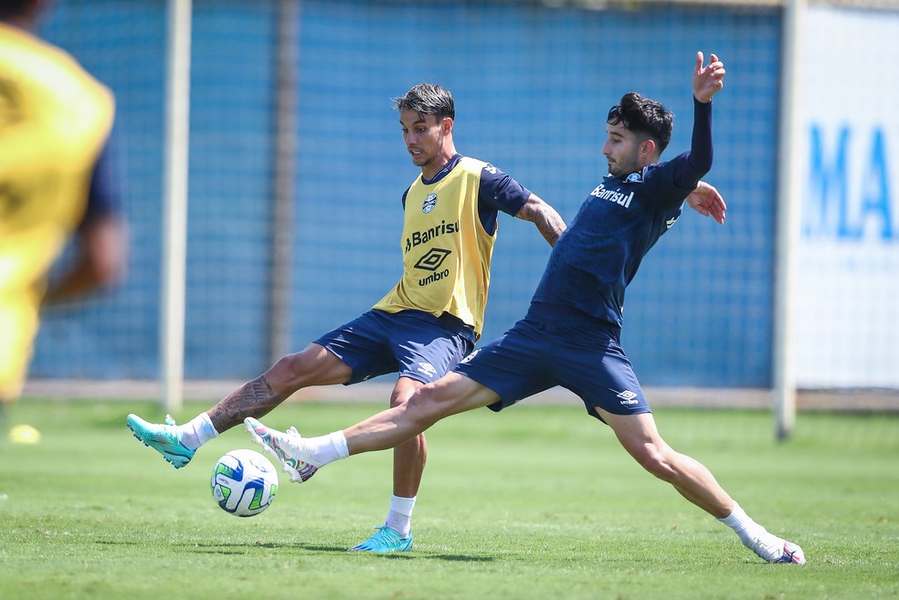 Ferreira e Villasanti em treino do Grêmio — Foto: Lucas Uebel/Divulgação Grêmio