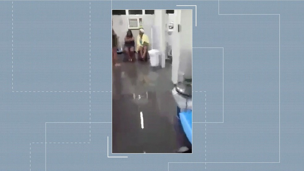 Chuva deixou alagada unidade de saÃºde na Zona Norte do Recife (Foto: ReproduÃ§Ã£o/TV Globo)