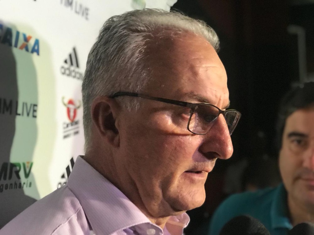 Dorival vê expulsão como