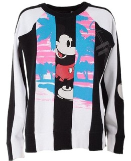 Mais recentemente, Mickey apareceu no moletom de patchwork da marca americana.