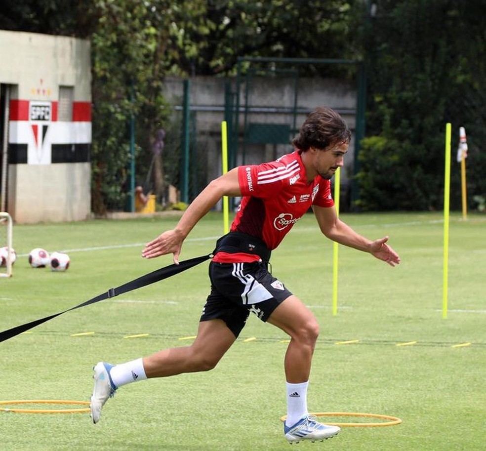 Igor Gomes em treino na pré-temporada do São Paulo — Foto: Rubens Chiri / saopaulofc.net