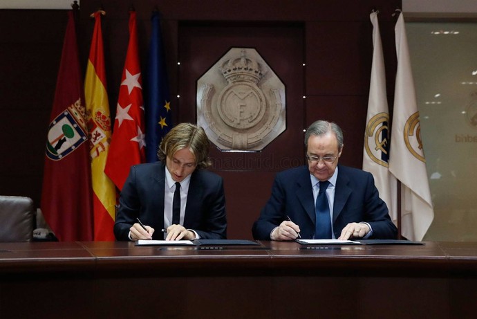 Modric Real Madrid renovação (Foto: Divulgação/Site oficial do Real)