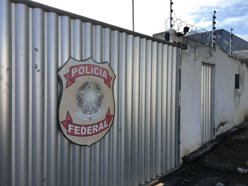 Polícia Federal em Campina Grande — Foto: Felipe Valentim/TV Paraíba