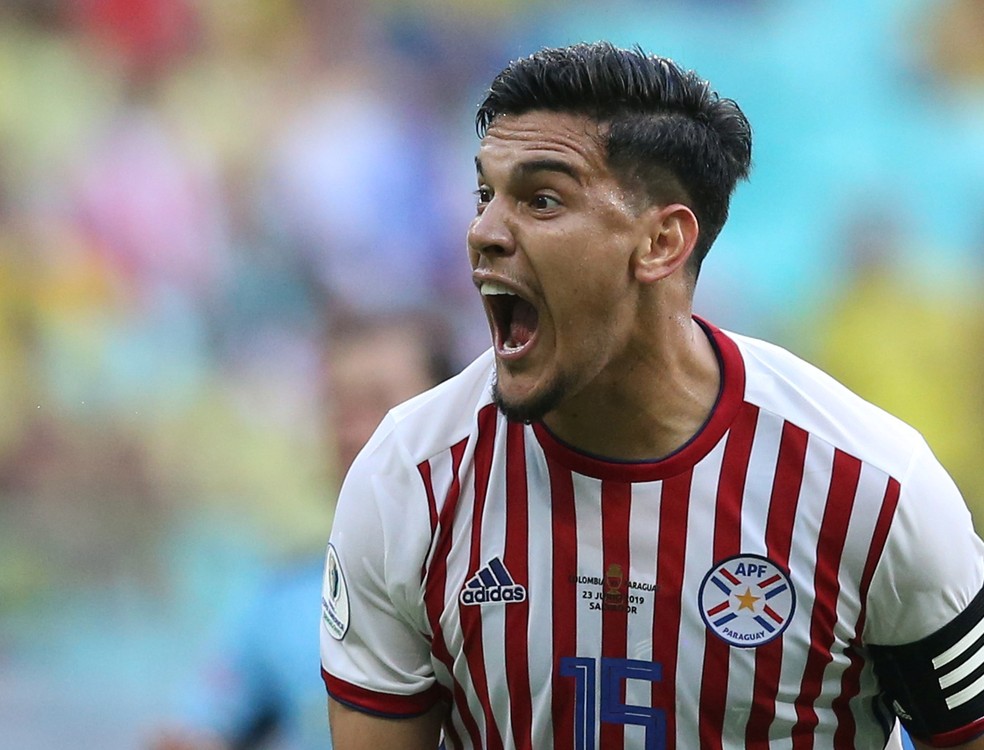 Gustavo Gómez foi capitão do Paraguai na Copa América — Foto: REUTERS/Edgard Garrido