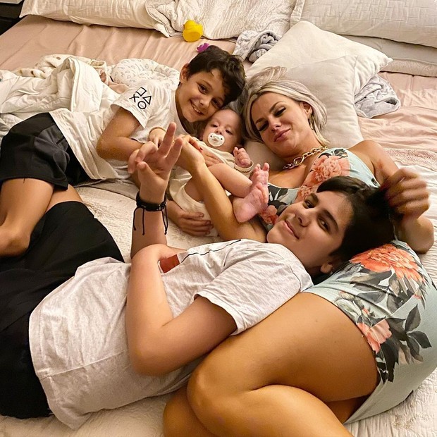 Mariana Polastreli é mãe de três filhos com Eduardo Polastreli  (Foto: Reprodução/Instagram)