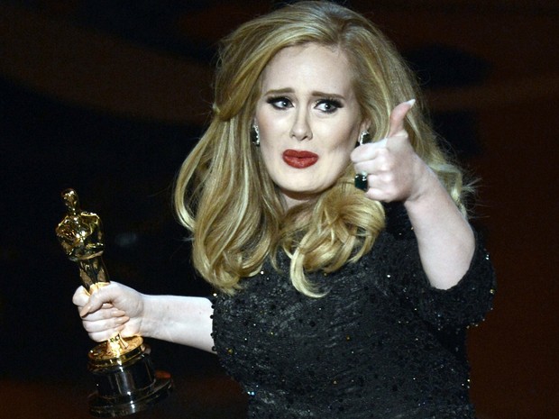 Adele vence o Oscar de Canção Original por 'Skyfall' (Foto:  Kevin Winter/Getty Images/AFP)