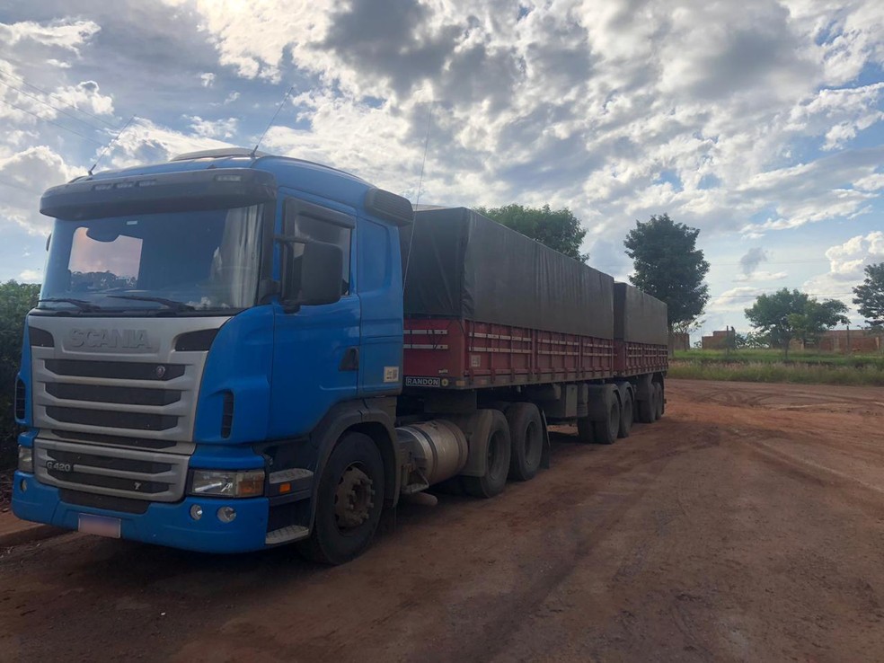 Furto de mais de 74 toneladas de farelo de soja foi descoberto, em Teodoro Sampaio — Foto: Polícia Civil/Cedida