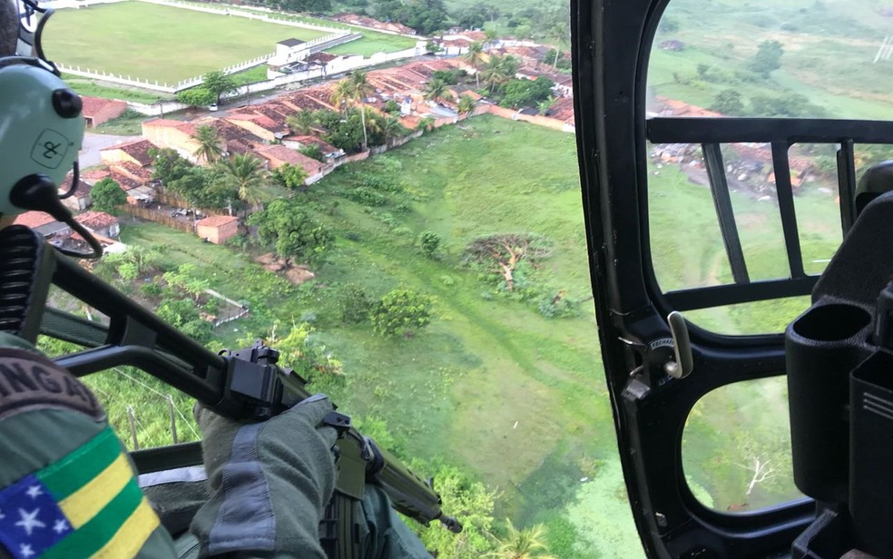 Grupamento Tático Aéreo também está dando auxílio à operação (Foto: SSP/Divulgação)