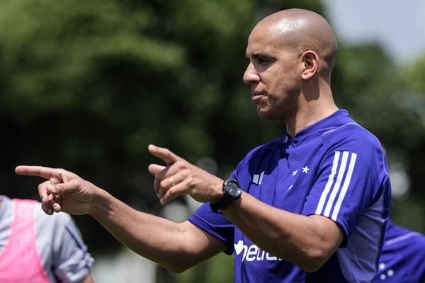 Sem Wallisson, Cruzeiro treina de olho no Palmeiras e planeja atividades em campo sintético da Toca
