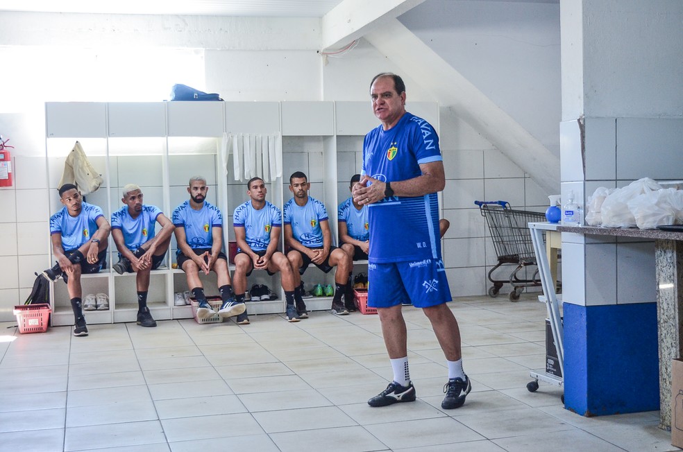 Waguinho Dias segue no comando do Quadricolor — Foto: Jefferson Alves/Brusque FC