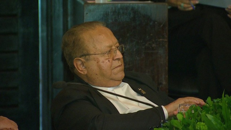 Padre Edwaldo Gomes era pároco de Casa Forte (Foto: Reprodução TV Globo)