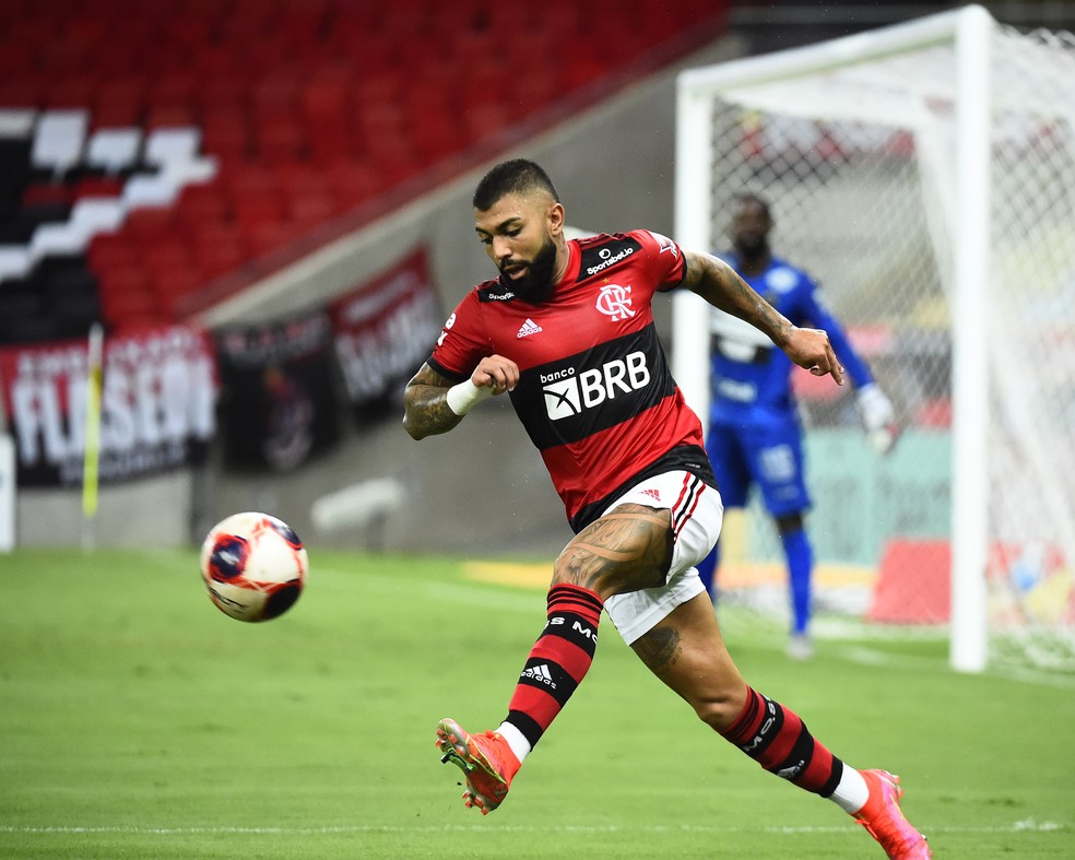 Gabigol em ação pelo Flamengo: clube fechou mais um patrocínio para a camisa — Foto: André Durão