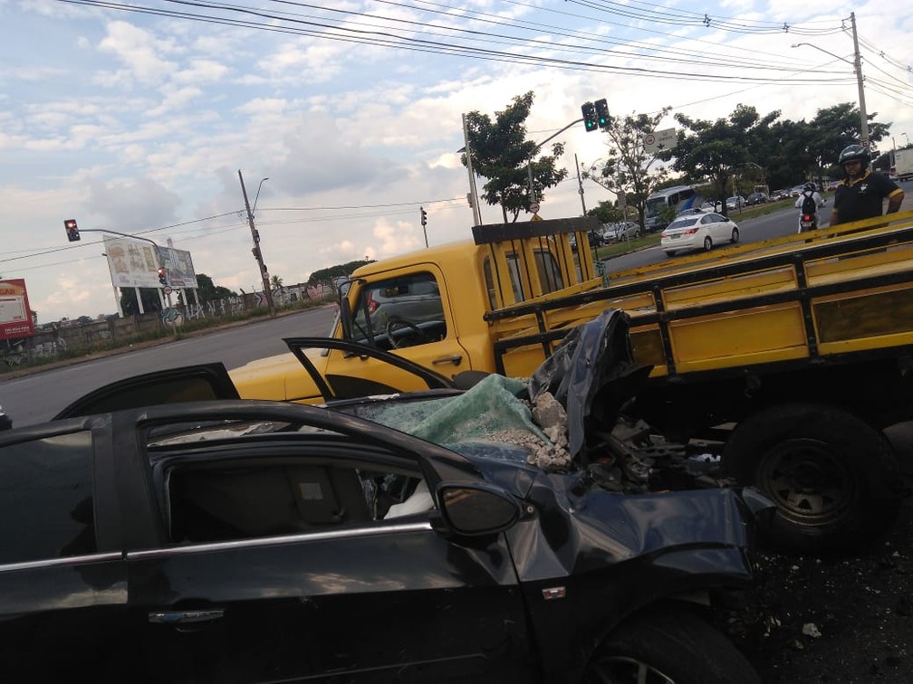 Acidente ocorreu em avenida de Nova Odessa — Foto: Ademilson Vieira Teixeira/Bombeiro Civil Voluntário