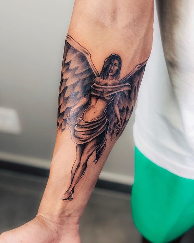 João Zoli faz tatuagem para Gabi Prado (Foto: Reprodução Instagram)