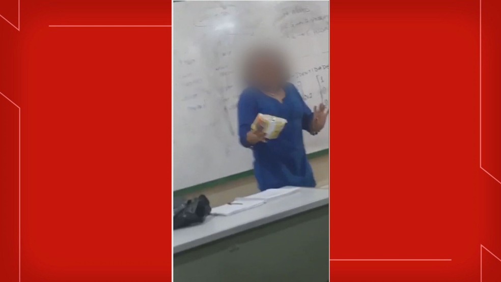 Professora recebe esponja de aço em sala de aula no DF  — Foto: Reprodução/TV Globo