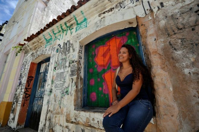 Fernanda Silmara Silva dos Santos: Projeto é voltado a famílias de baixa renda, desempregados, asilos e, futuramente, orfanatos (Foto: ACERVO TRIBUNA DO NORTE/MAGNUS NASCIMENTO/ Via BCC News Brasil)