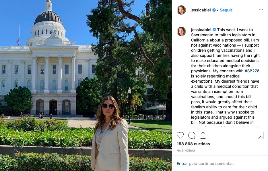 O post da atriz Jessica Biel negando ser contrária a vacinação (Foto: Instagram)