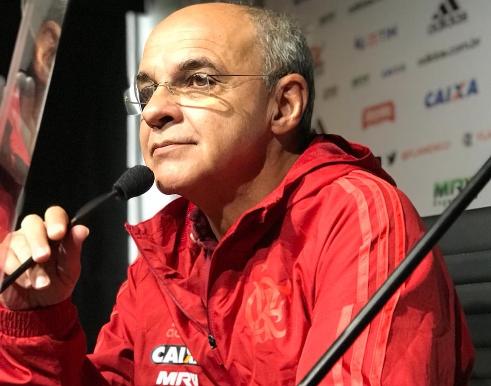 Eduardo Bandeira relacionou os ataques ao per&iacute;odo eleitoral no Flamengo &mdash; Foto: Cah&ecirc; Mota
