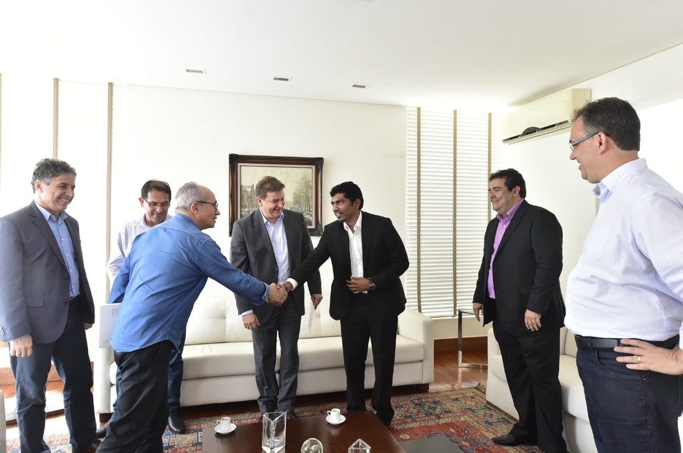 Encontro do governador Paulo Hartung com representantes da empresa de Singapura â€” Foto: Leonardo Duarte/Secom-ES