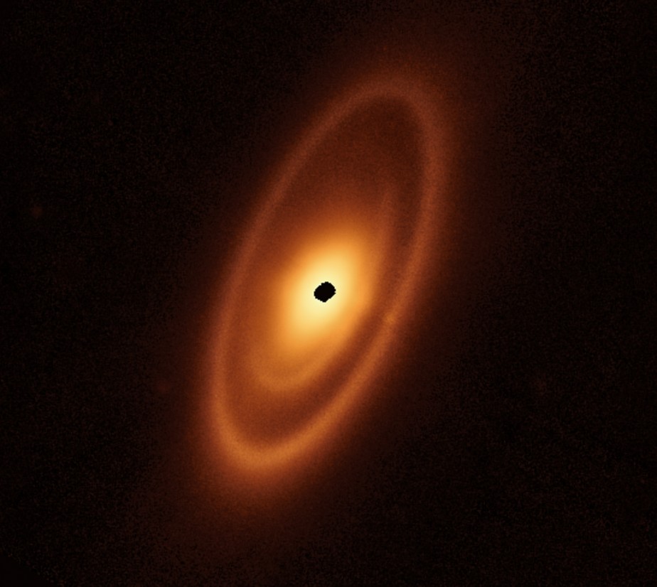 Disco de detritos empoeirados em torno da jovem estrela Fomalhaut pelas lentes do de Webb com o auxílio do Instrumento de infravermelho médio (MIRI)
