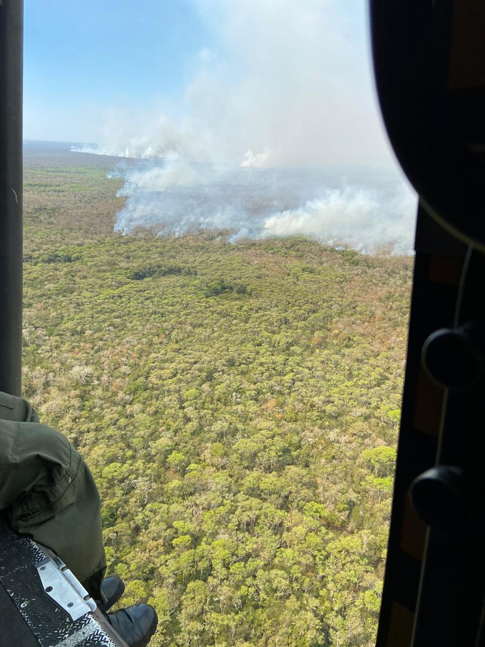 Falta de chuva há meses prejudica o trabalho de combate ao fogo no Pantanal — Foto: Thielli Bairros/Arquivo pessoal