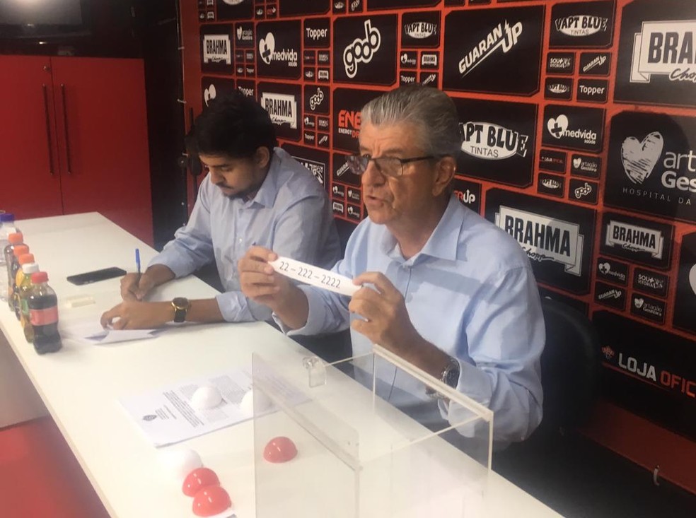 Comissão eleitoral do Vitória sorteia números que vão representar chapas em eleição do dia 24 de abril — Foto: Divulgação/EC Vitória