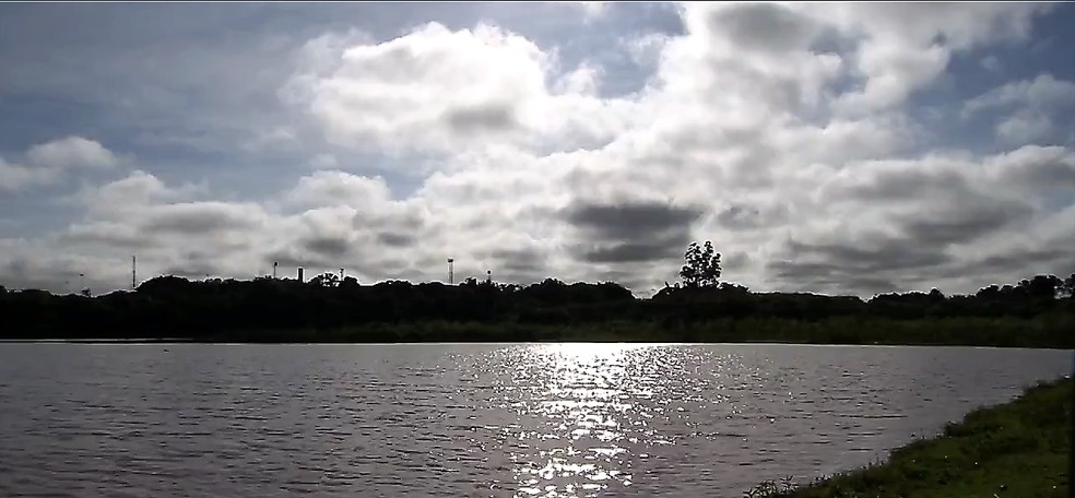 O Lago do Amor é formado pelas águas dos córregos Cabaça e Bandeira — Foto: TV Morena/Reprodução