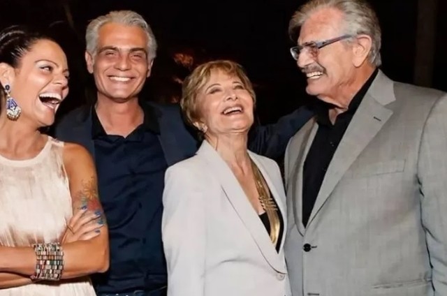 Mocita Fagundes, Tarcísio Filho, Gloria Menezes e Tarcisio Meira (Foto: Reprodução/Instagram)