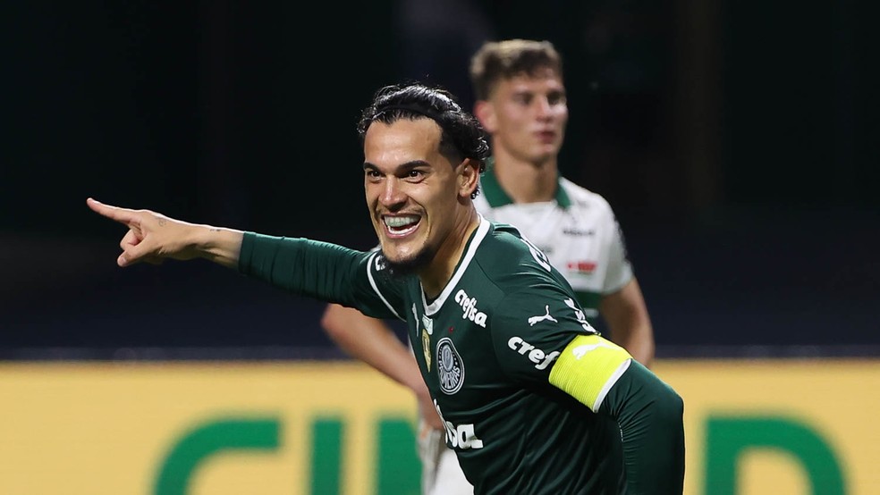Gustavo Gómez comemora gol pelo Palmeiras contra o Coritiba — Foto: Cesar Greco/Palmeiras