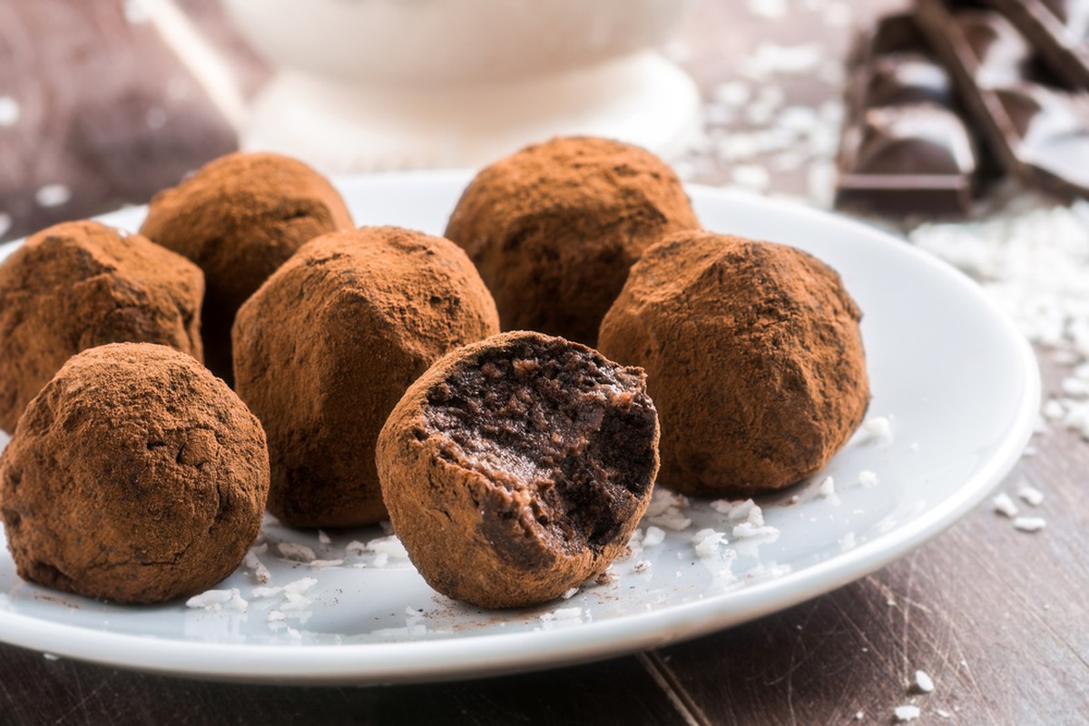 Receita de trufa de chocolate sem açúcar para sobremesa de Ano Novo-image