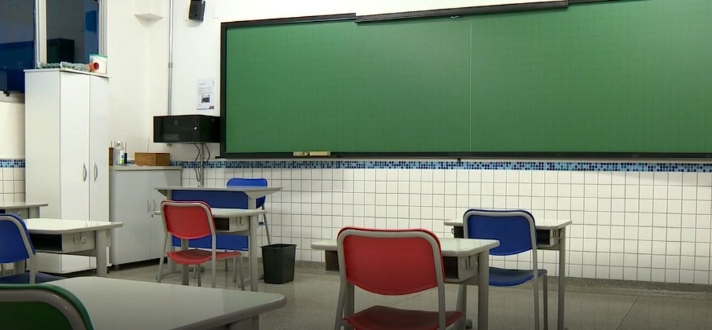 Escolas da região de Campinas se dividem sobre retomada de aulas presenciais — Foto: Reprodução/EPTV