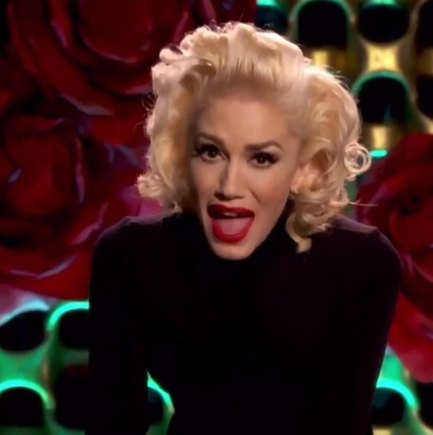 Gwen Stefani em clipe de 'Make Me Like You' (Foto: Reprodução)