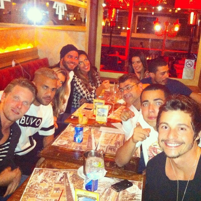 Daniel Alves e amigos (Foto: Reprodução/Instagram)