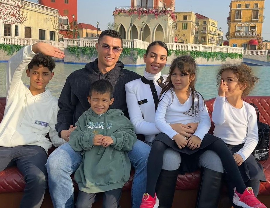 Cristiano Ronaldo com os filhos e Georgina Rodriguez