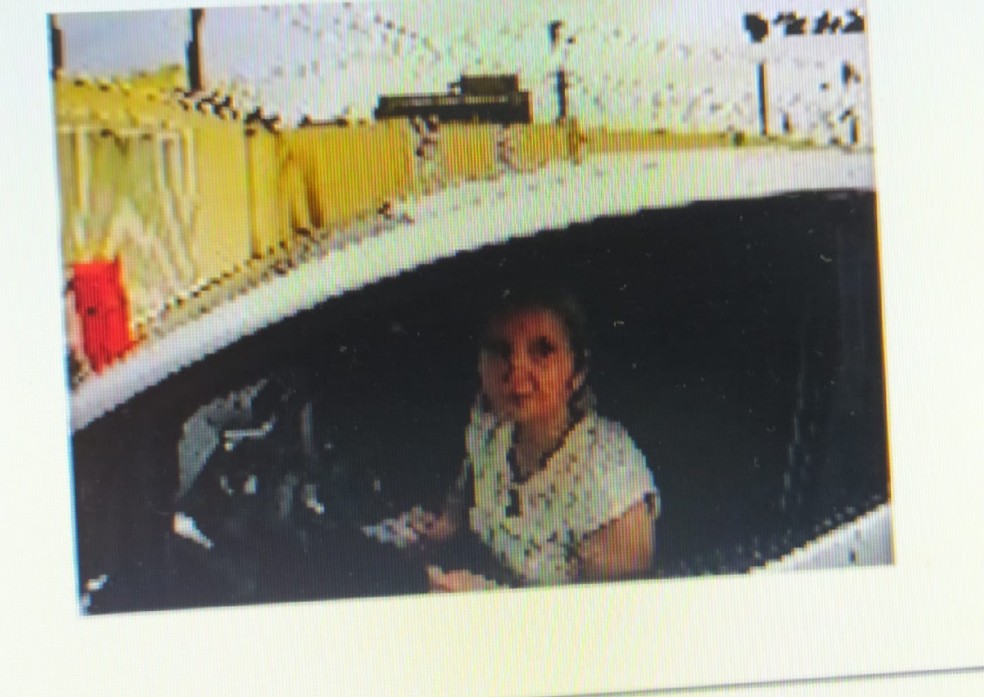 Elize Matsunaga acessando condomínio em Sorocaba, interior de São Paulo  — Foto: Reprodução 